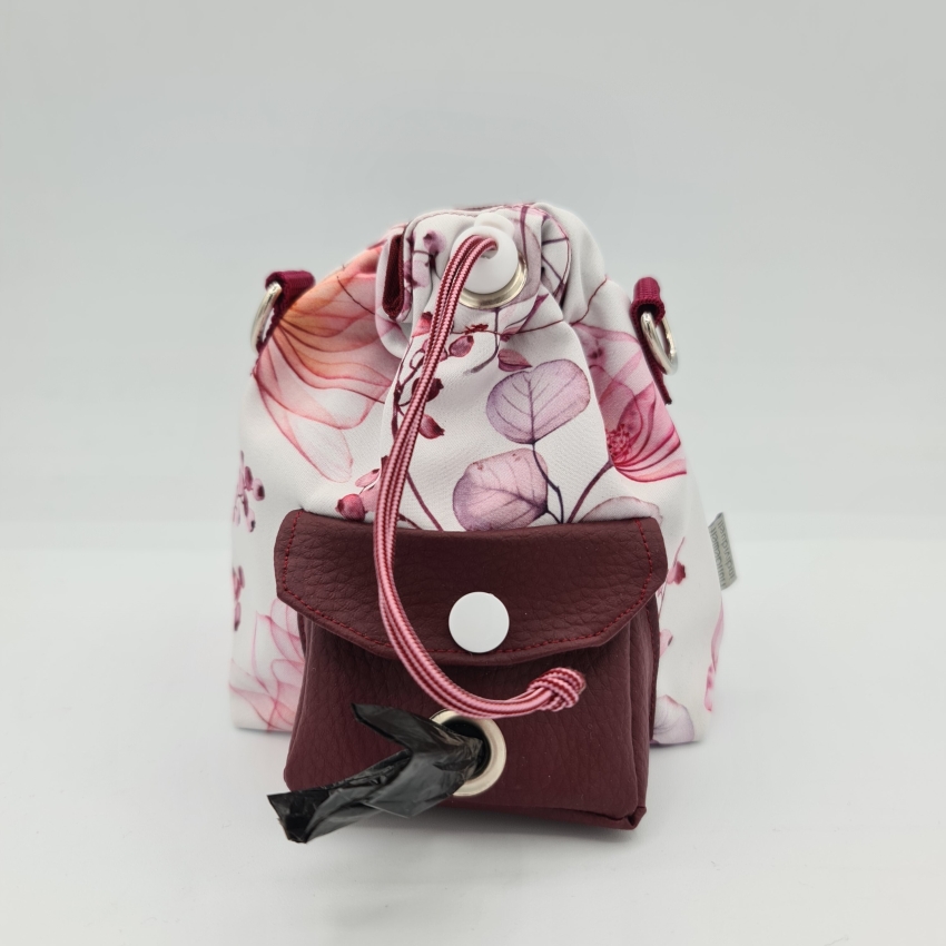 Futterbeutel zum umhängen weiß-bordeaux-rosa Blüten